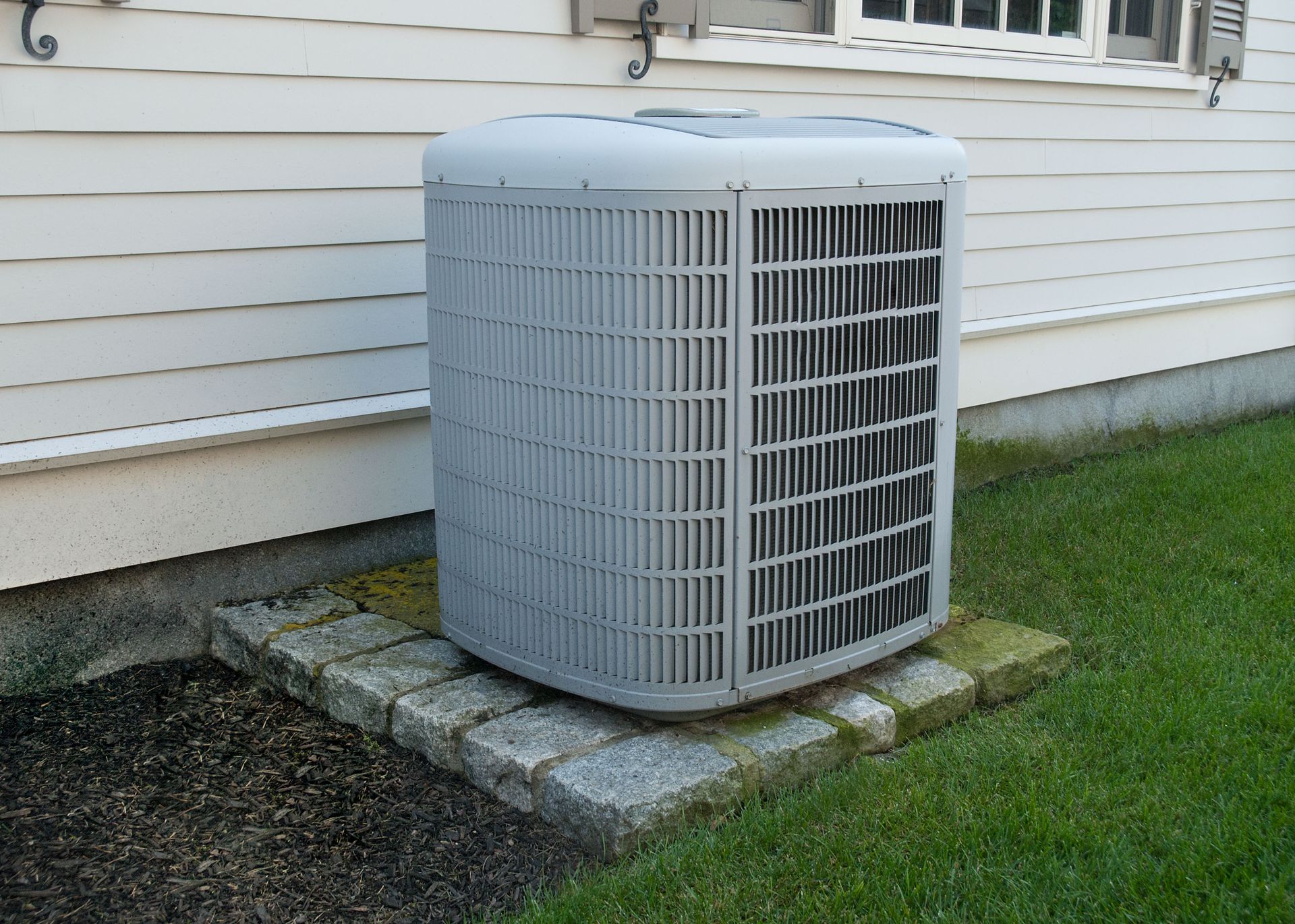 How Heat Pumps Improve Energy Efficiency in Modern Homes